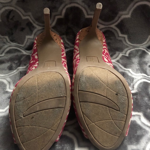 Christian Siriano pink and off white heels - Picture 3 of 5